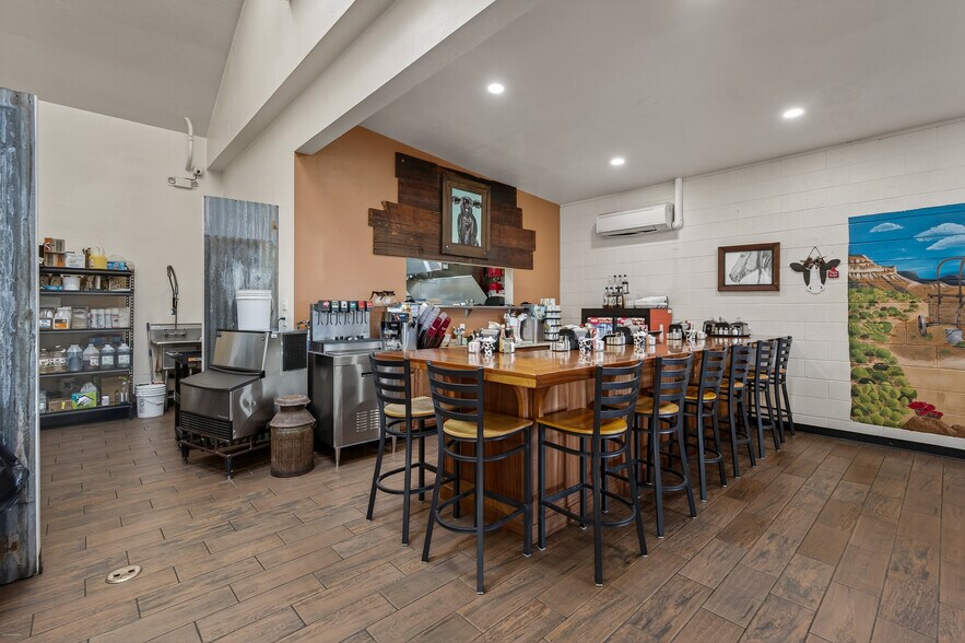 More Photos Of 545 S Main St, Camp Verde Storefront For Sale