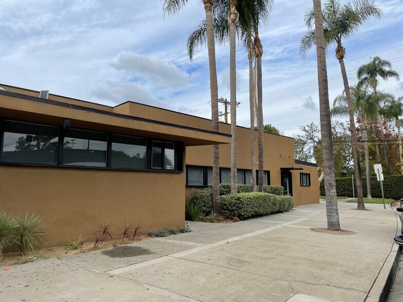 More Photos Of 701-707 W 17th St, Santa Ana Storefront Retail Office For Lease