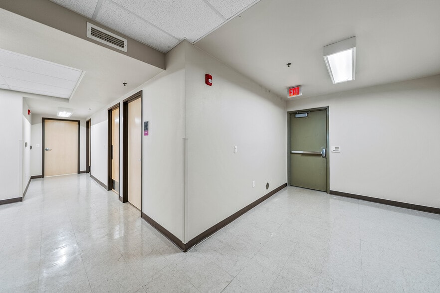 More Photos Of 2166 NW Vine St, Grants Pass Medical For Sale