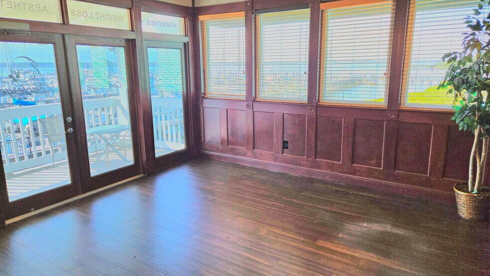 More Photos Of 1001 Riverside Dr, Palmetto Office For Lease