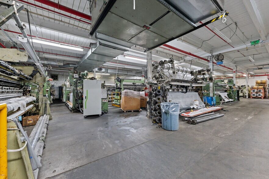 More Photos Of 312 W Luther Ave, Liberty Manufacturing For Sale