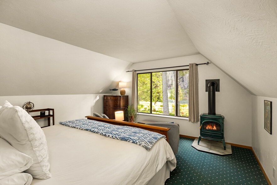 More Photos Of 49198 McKenzie Hwy, Vida Hospitality For Sale