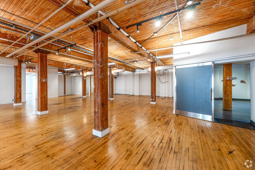 More Photos Of 116 Spadina Ave, Toronto Office Residential For Lease