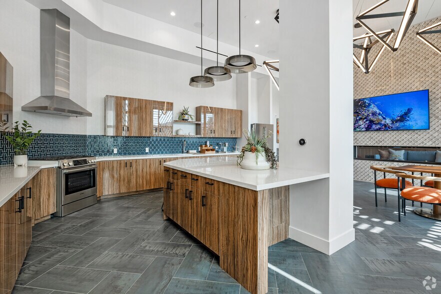 More Photos Of 5935 W Pico Blvd, Los Angeles Apartments For Lease