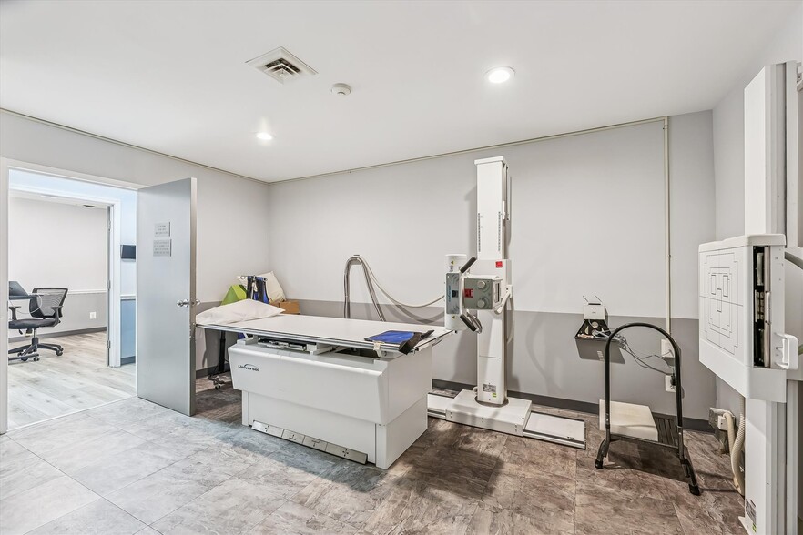 More Photos Of 12090-12114 Old Line Ctr, Waldorf General Retail For Sale