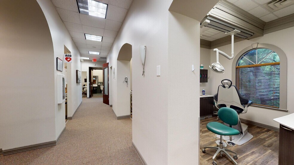 More Photos Of 1450 W Parmer Ln, Austin Medical For Lease
