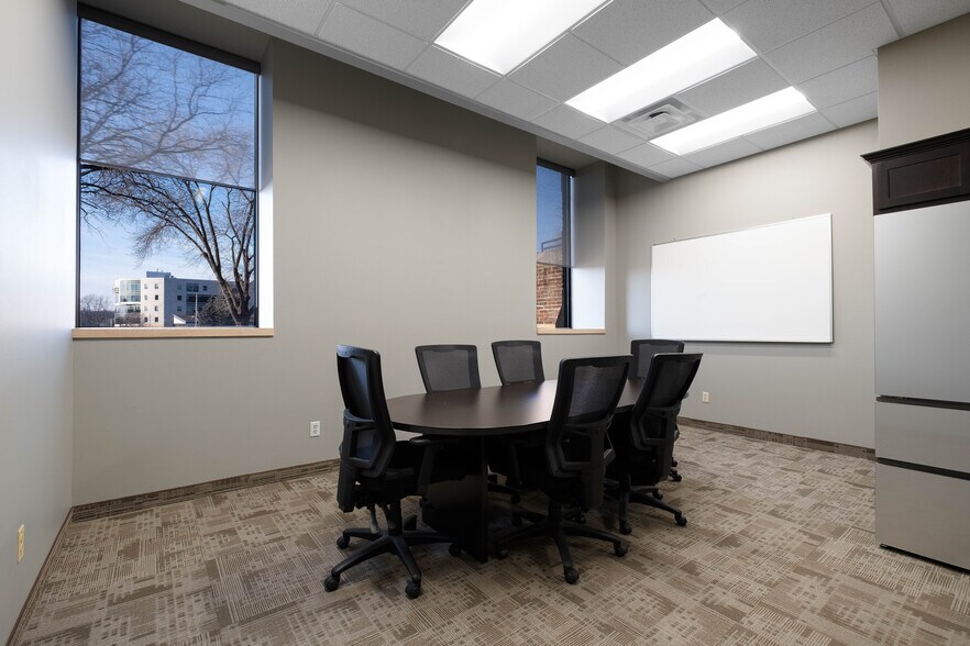 More Photos Of 201 N Broad St, Mankato Office For Lease