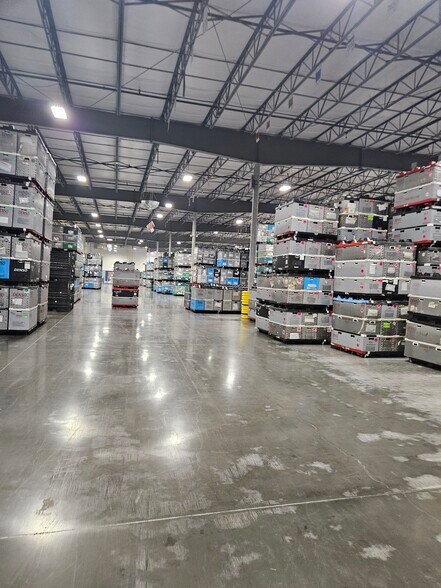 More Photos Of 100 Denso Rd, Osceola Manufacturing For Lease