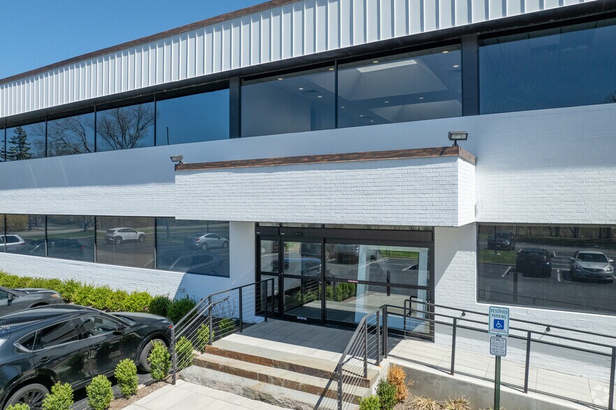 More Photos Of 160 Summit Ave, Montvale Medical For Lease