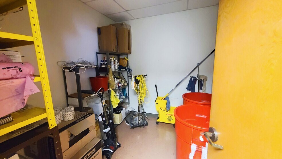 More Photos Of 710 W 8th St, Fort Scott Office For Sale