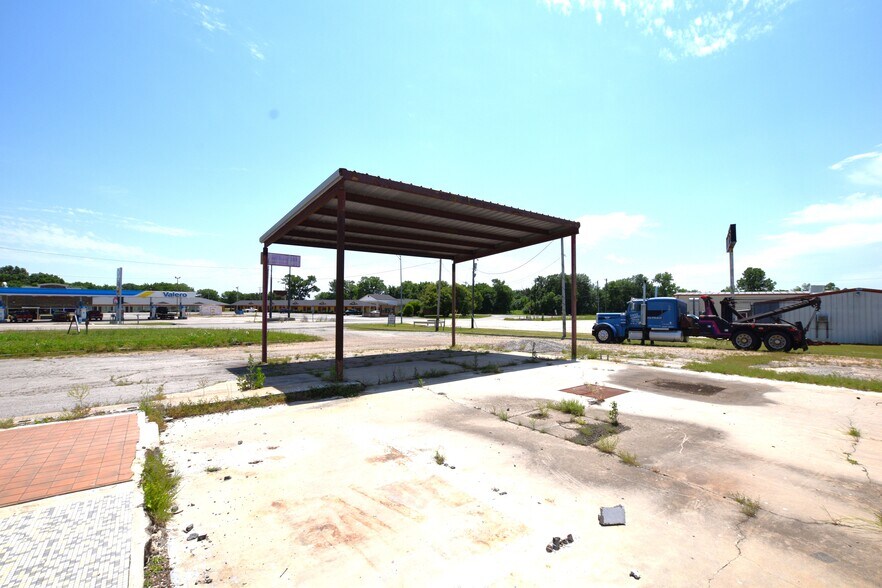 More Photos Of 1400 S Main St, Muldrow Land For Sale