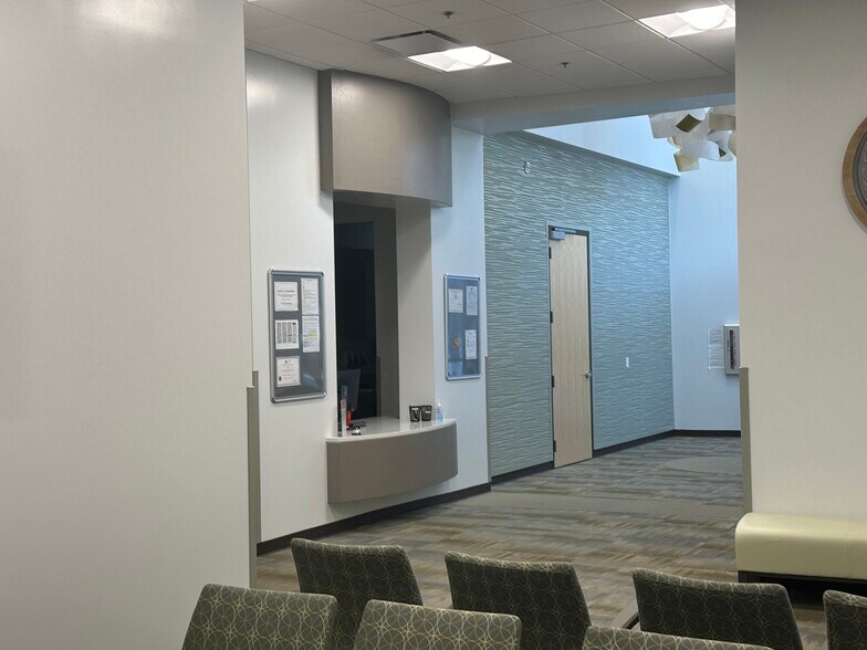 More Photos Of 77 S Dobson Rd, Chandler Medical For Sale