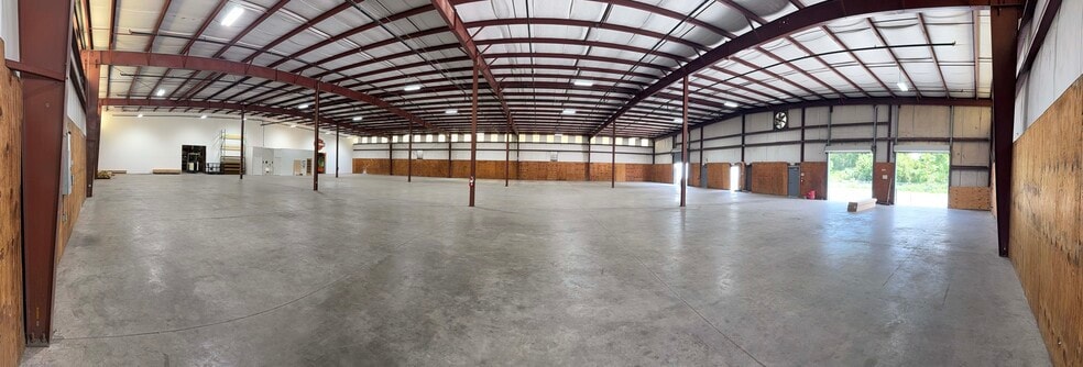 More Photos Of 1356 Bennett Dr, Longwood Distribution For Lease