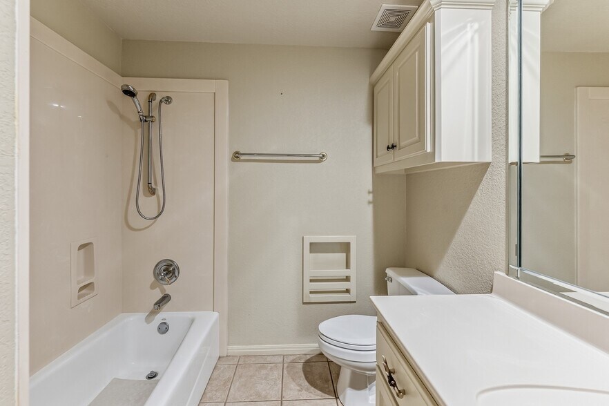 More Photos Of 1726 I-45 North, Huntsville Land For Sale