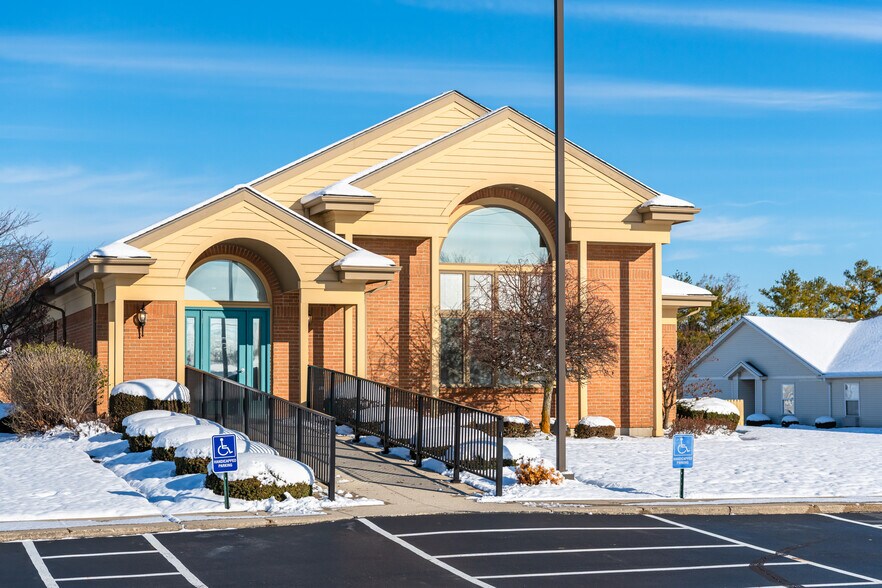 Primary Photo Of 1752 W High St, Piqua Medical For Sale