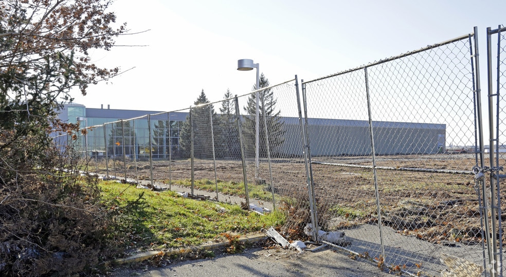 More Photos Of 99 Avenue A, Bayonne Warehouse For Lease