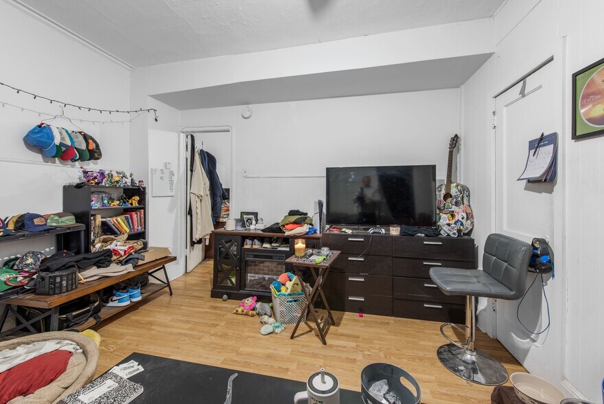 More Photos Of 129-131 W Susquehanna Ave, Philadelphia Apartments For Sale