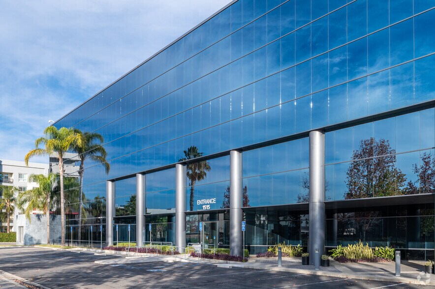 More Photos Of 1515 E Orangewood Ave, Anaheim Office For Sale