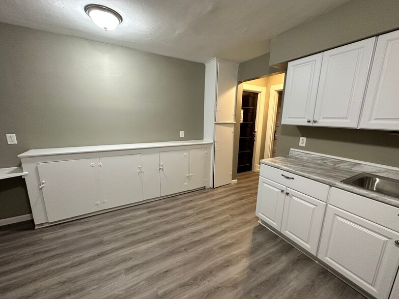 More Photos Of 25 W Chestnut St, Washington Apartments For Sale