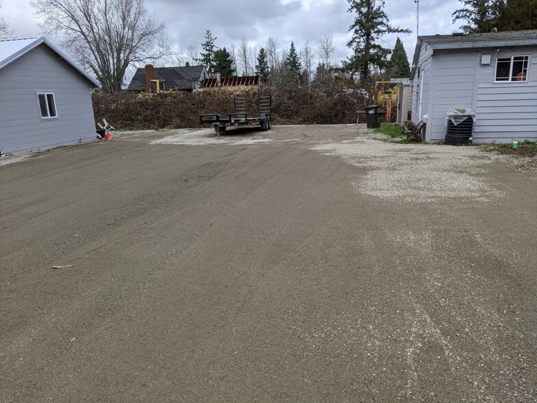 More Photos Of 10301 31st St E, Edgewood Contractor Storage Yard For Lease