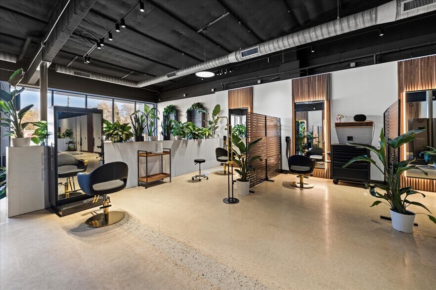 More Photos Of 6421-6517 W Ustick Rd, Boise Freestanding For Lease