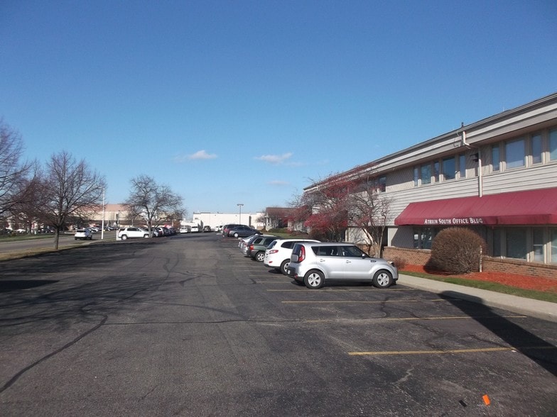 More Photos Of 4974 Higbee Ave NW, Canton Office For Lease