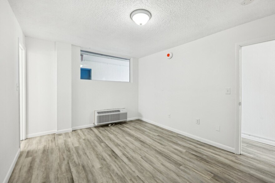 More Photos Of 935 S Atlantic Ave, Daytona Beach Apartments For Sale