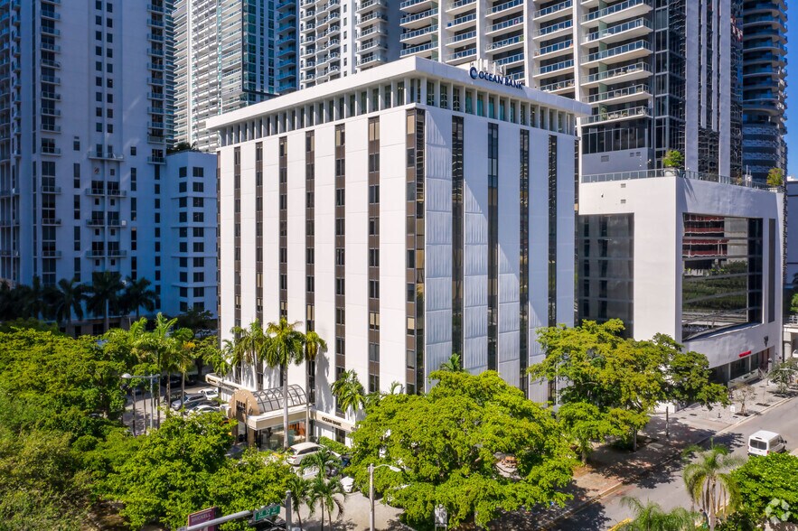 More Photos Of 1000 Brickell Ave, Miami Office For Lease