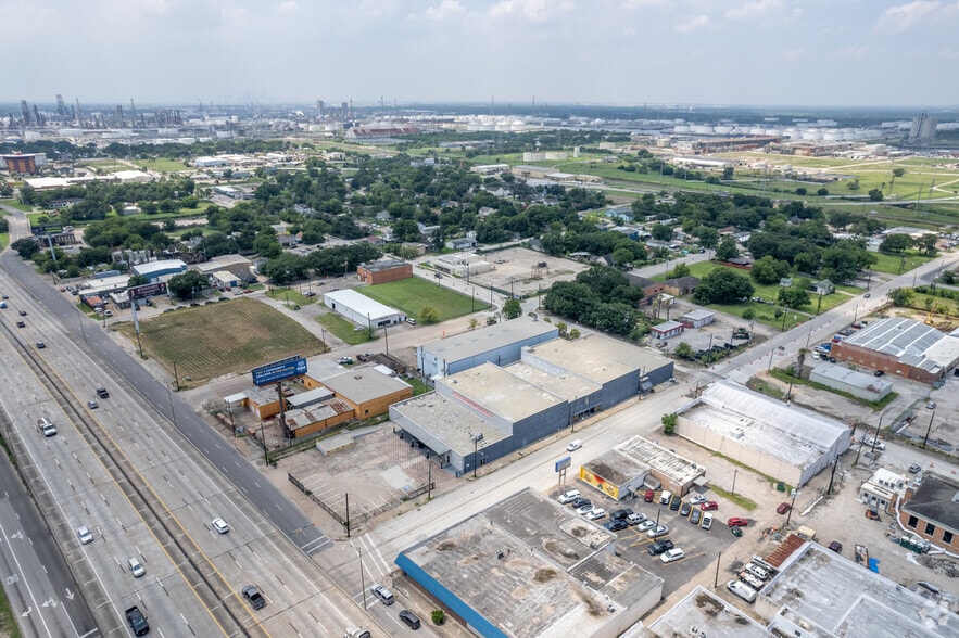 More Photos Of 102 S Shaver St, Pasadena Warehouse For Sale