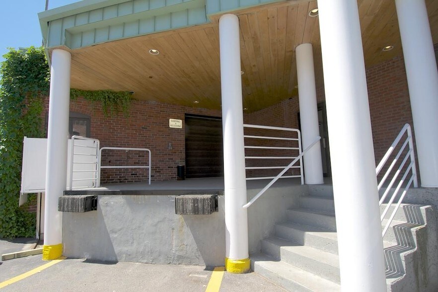 More Photos Of 15 Ward St, Somerville Flex For Lease