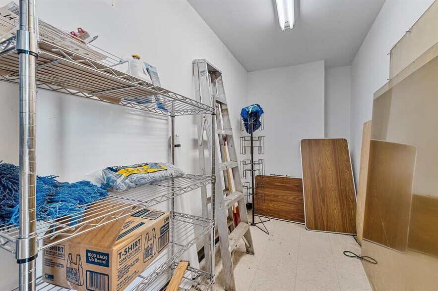 More Photos Of 411 Solida Rd, South Point Storefront For Sale