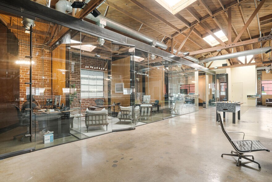 More Photos Of 2210 Broadway, Santa Monica Loft Creative Space For Lease