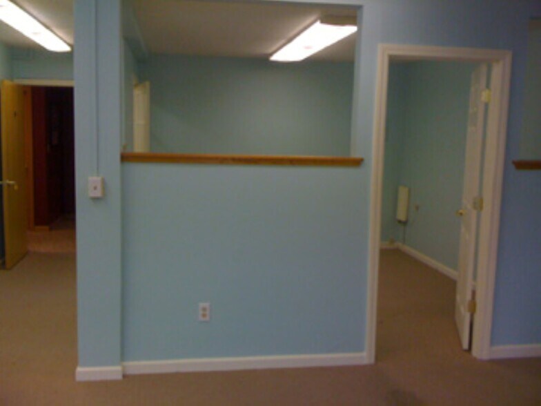 More Photos Of 464 Ocean Ave, New London Office For Sale