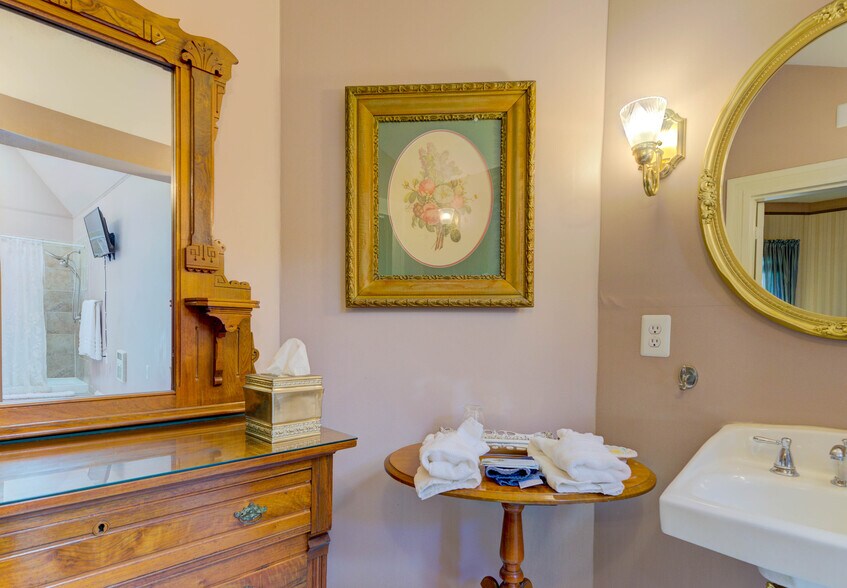 More Photos Of 4188 Nelson Rd, New Church Hotel For Sale