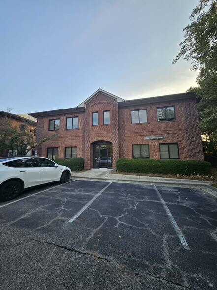 Primary Photo Of 1011 Pemberton Hill Rd, Apex Medical For Lease