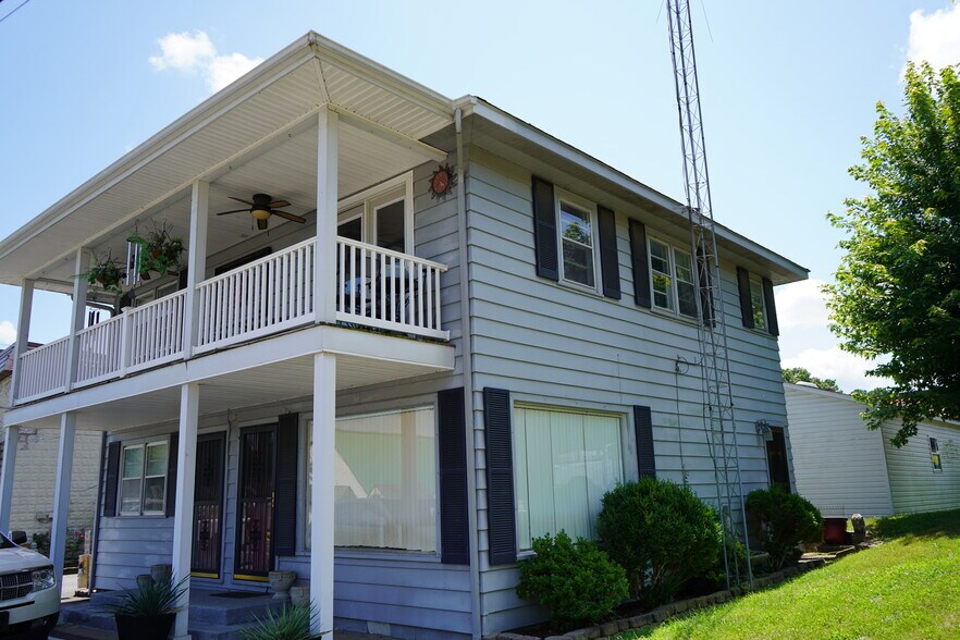 More Photos Of 1817 Jh Obryan Ave, Grand Rivers Storefront Retail Residential For Sale