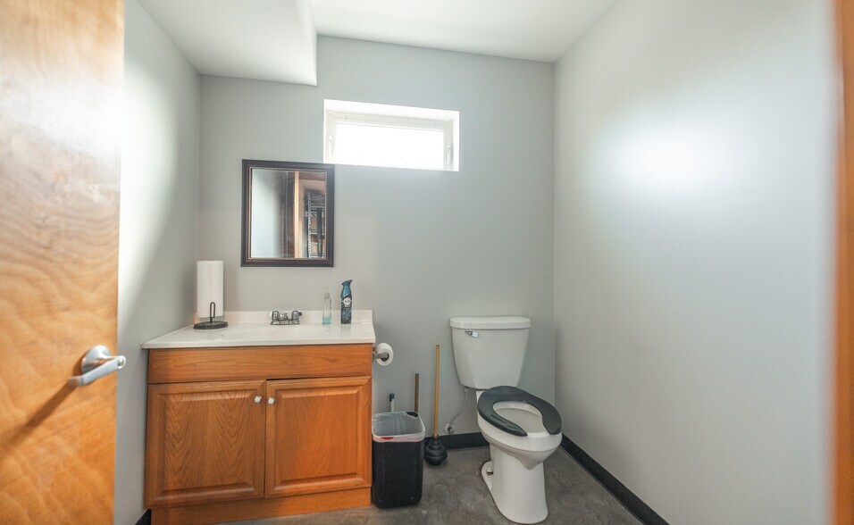 More Photos Of 309 N Franklin St, Cuba Specialty For Sale