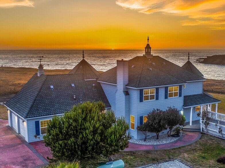 Primary Photo Of 19351 Del Mar Dr, Fort Bragg Specialty For Sale