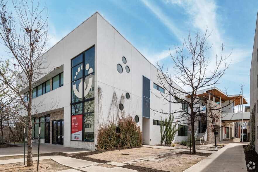 More Photos Of 2921 E 17th St, Austin Loft Creative Space For Sale