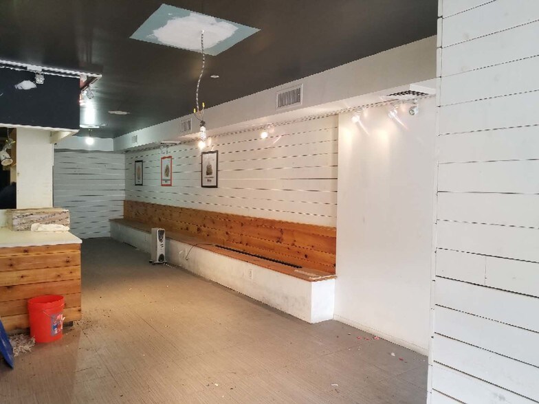 More Photos Of 1 E Broadway, New York Storefront Retail Office For Lease