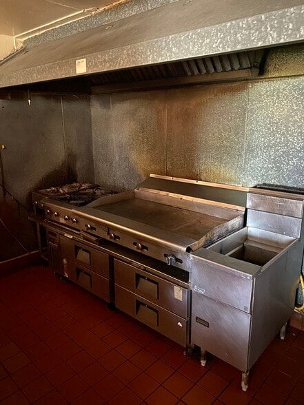 More Photos Of 2821 E White Star Ave, Anaheim Warehouse For Lease