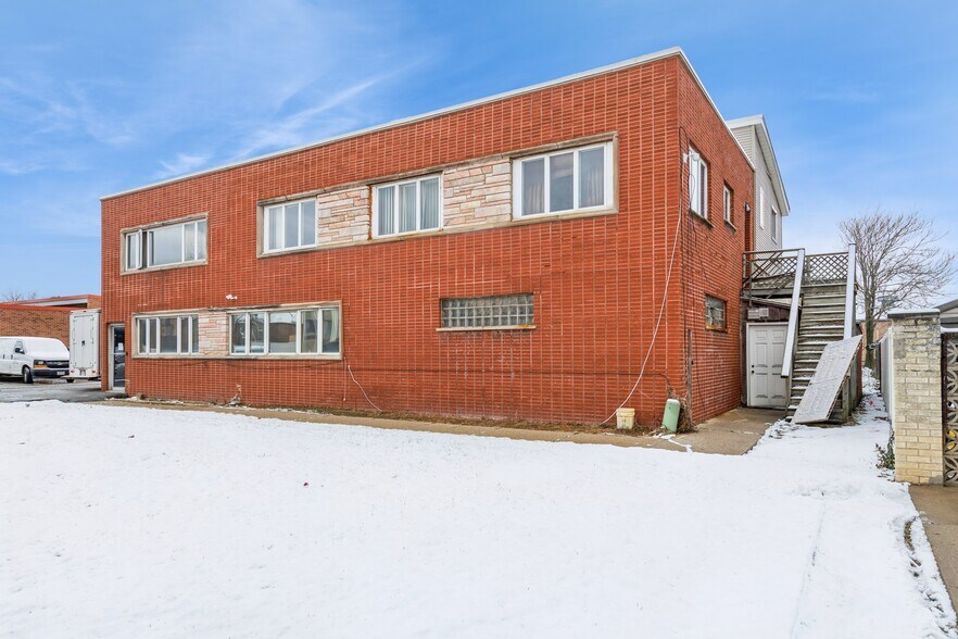 More Photos Of 7004 W Cullom Ave, Norridge Industrial For Sale