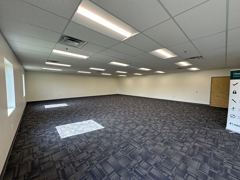 More Photos Of 12111-12151 Best Pl, Cincinnati Warehouse For Lease