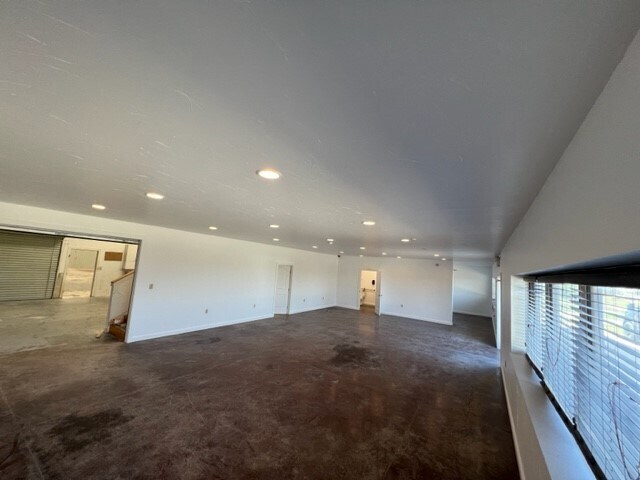 More Photos Of 6355 Boucher Dr, Edmond Showroom For Lease