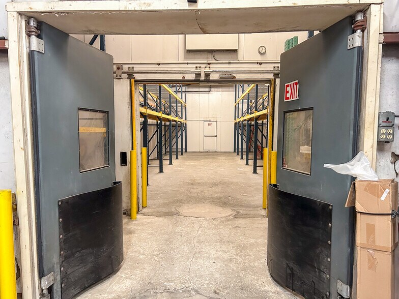 More Photos Of 4273 Domino Ave, North Charleston Warehouse For Lease