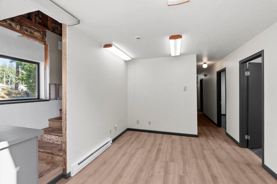 More Photos Of 21 Adonai Ct, Shelton Manufacturing For Sale