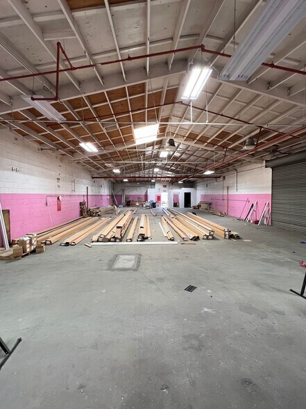 More Photos Of 560 W 182nd St, Gardena Manufacturing For Lease