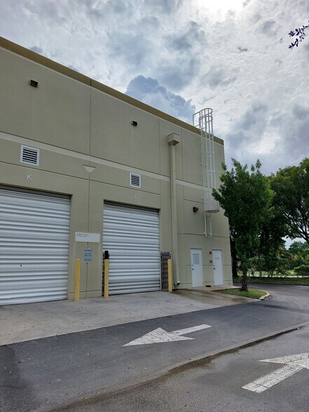 More Photos Of 1100 SW 10th St, Delray Beach Warehouse For Lease