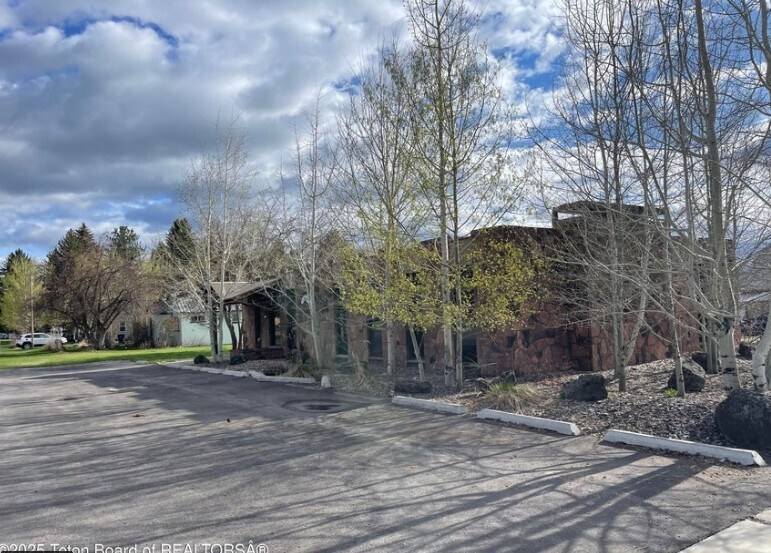 More Photos Of 442 Adams St, Afton Office For Sale