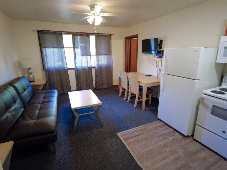More Photos Of 4253 Highway 101 N, Gearhart Hotel For Sale